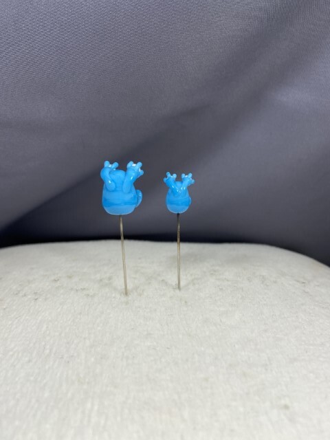 Monster der holder sine øjne mini - Image 3